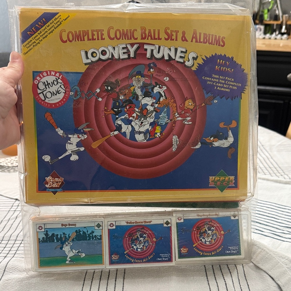 Looney Tunes Complete Comic Ball Set & Albums